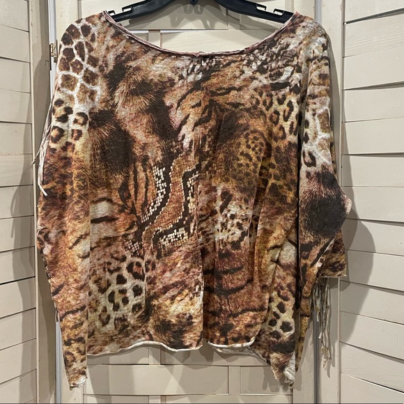 Authentic Icon Fringe Animal Print Crop Top - Picture 4 of 5